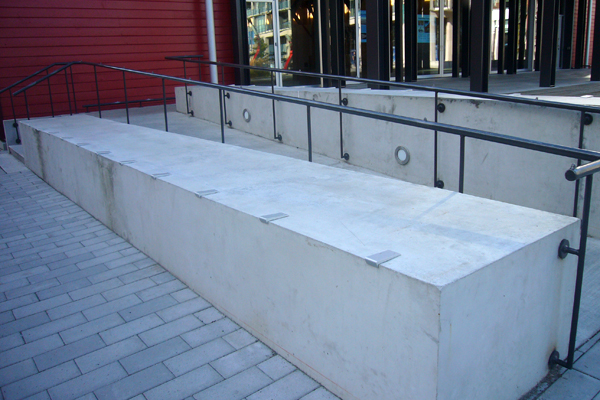 Retaining-Wall-Anti-Skateboard-Guards